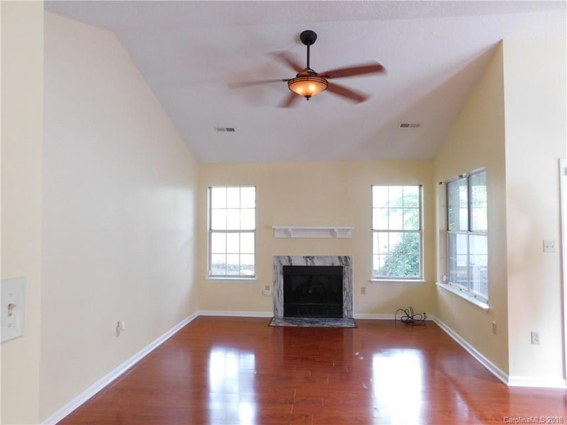 5744 Ebley Ln, Charlotte, NC 28212
