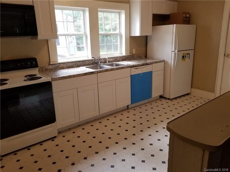 511 Sycamore Ln, Mooresville, NC 28115