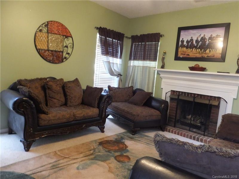1711 Pine Mountain Rd, Charlotte, NC 28214