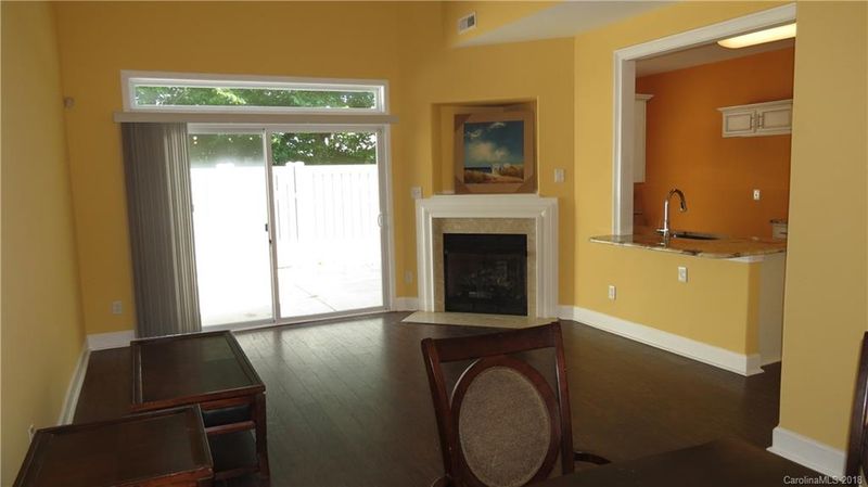 8215 Carob Tree Ln, Charlotte, NC 28215