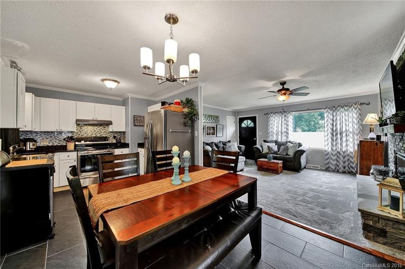 8608 Potter Rd, Waxhaw, NC 28173