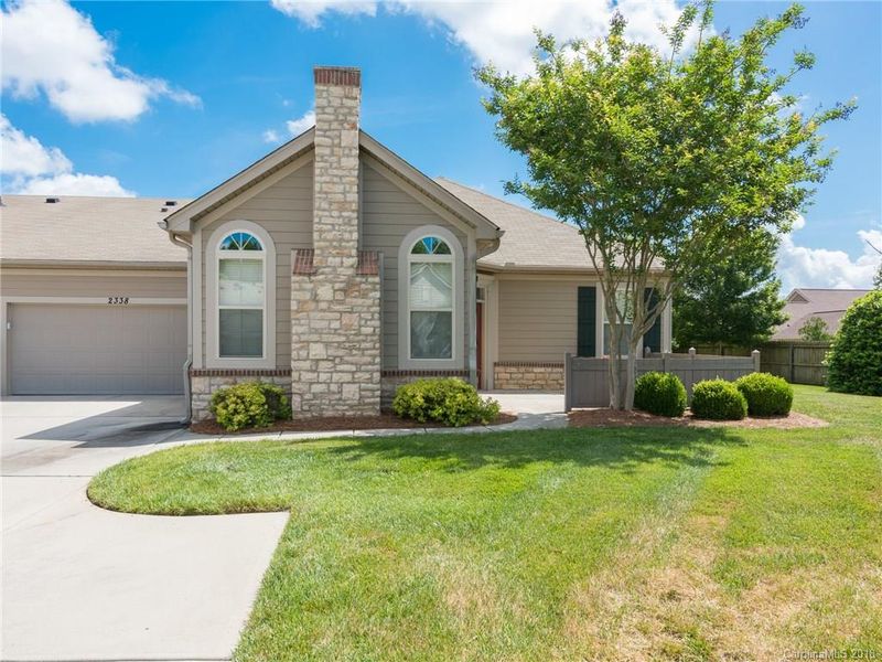 2338 Coltsview Ln, Matthews, NC 28105