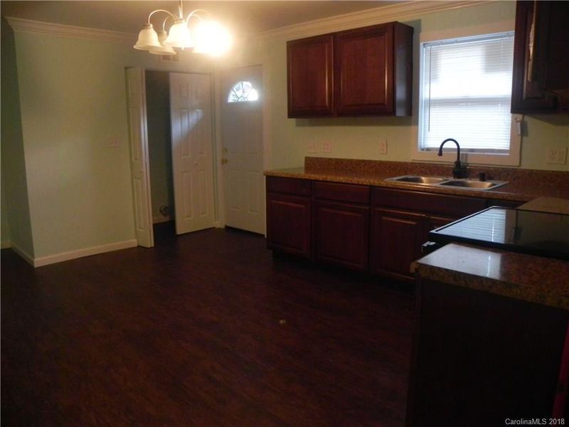 711 Deaton St, Kannapolis, NC 28081