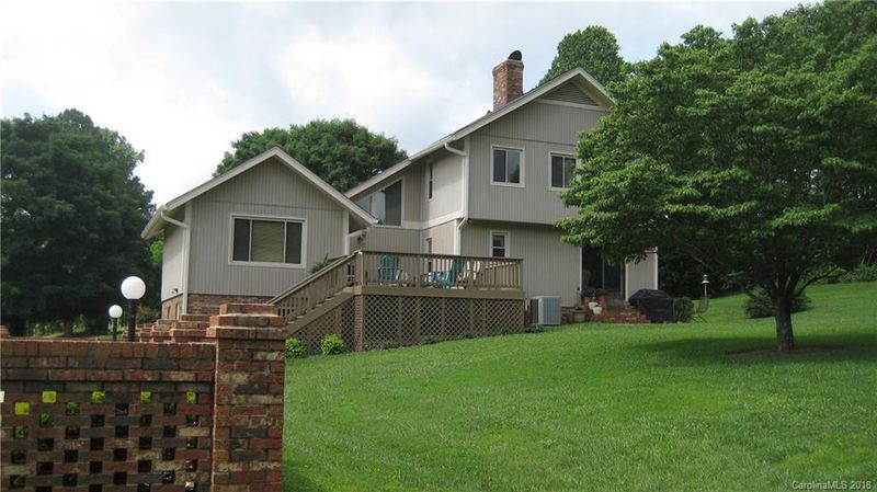 407 Smith Rd, Mount Holly, NC 28120