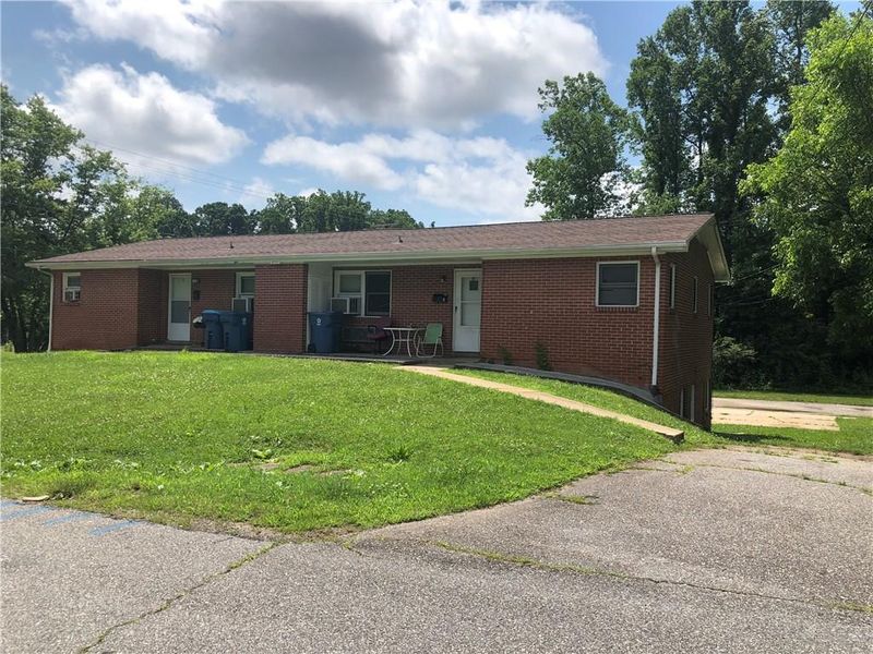 2111 1st Pl NW, Hickory, NC 286014