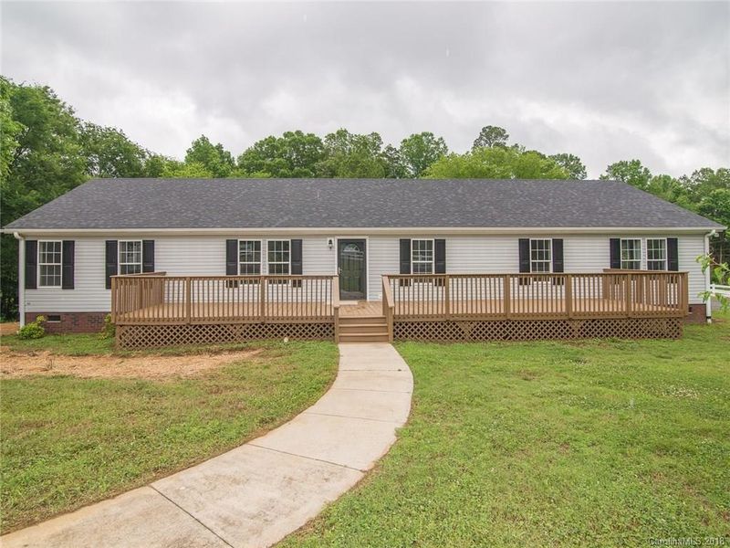 3830 Pineleaf Cir, Midland, NC 28107