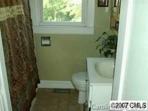 614 N State St, Lincolnton, NC 28092
