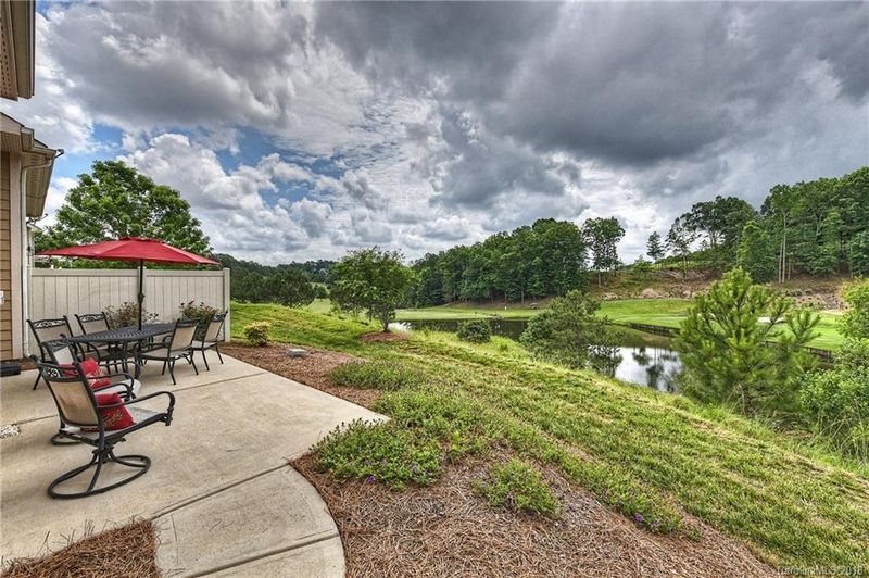 1010 Silver Gull Dr, Tega Cay, SC 29708