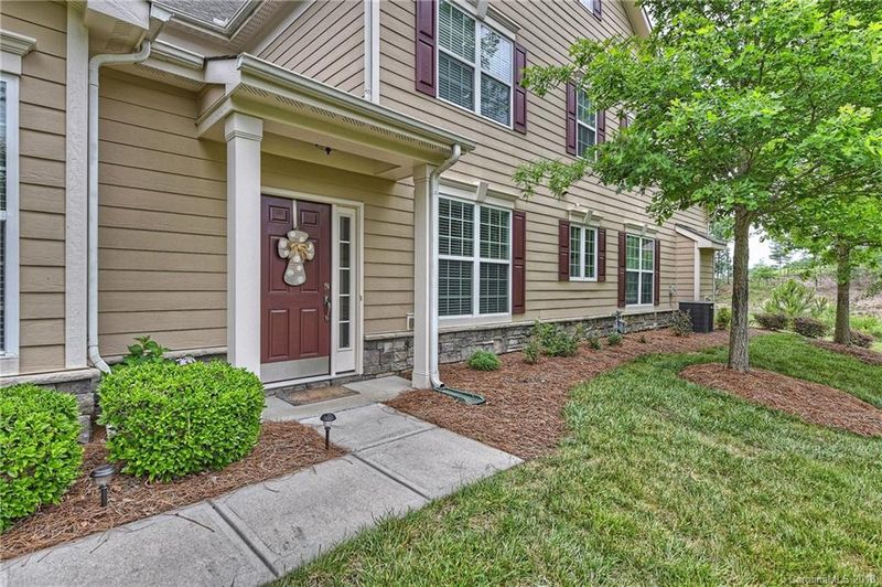 1010 Silver Gull Dr, Tega Cay, SC 29708