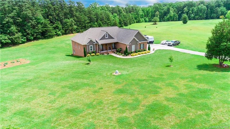 495 Hicks Creek Rd, Troutman, NC 28166
