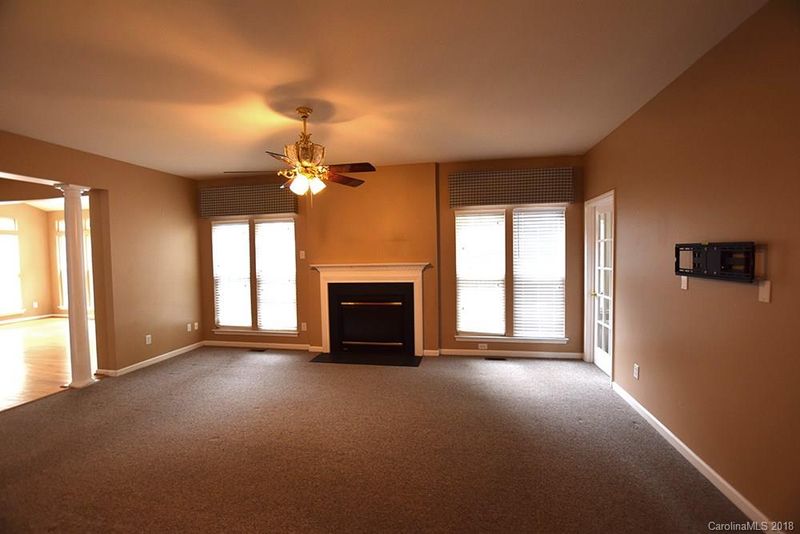 103 Cresthill Ln, Fort Mill, SC 29715