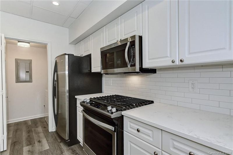 405 7th St W #216, Charlotte, NC 28202
