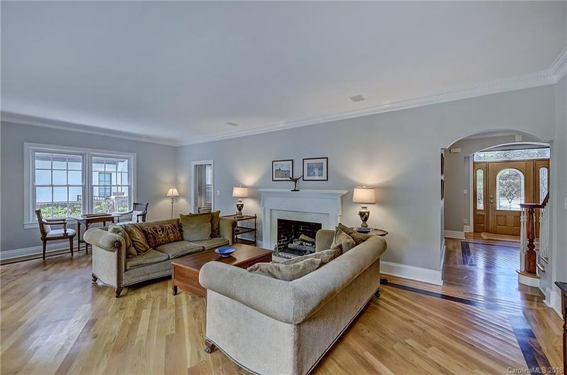 1721 Sterling Rd, Charlotte, NC 28209