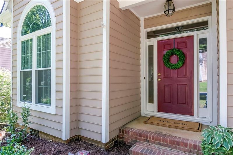 7323 Maitland Ln, Charlotte, NC 28215