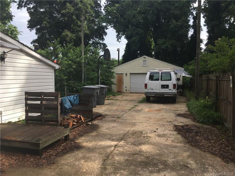 961 Hickory Nut St #27, Charlotte, NC 28205