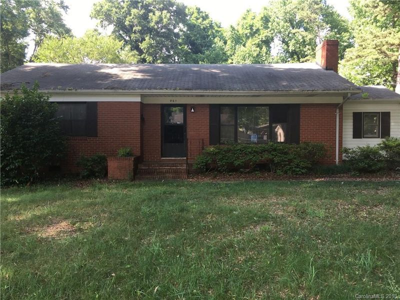 961 Hickory Nut St #27, Charlotte, NC 28205