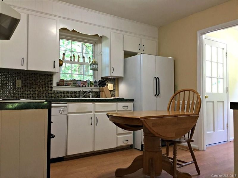 509 Deer Creek Dr, Matthews, NC 28105