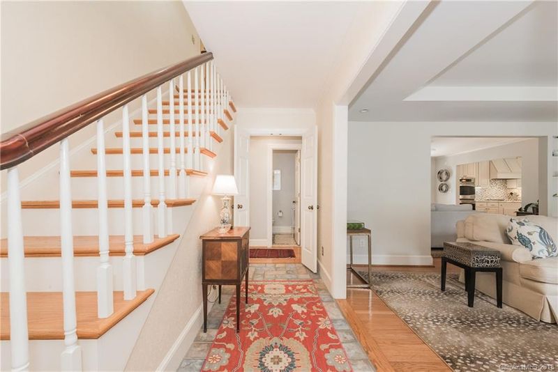 401 Roselawn Pl, Charlotte, NC 28211
