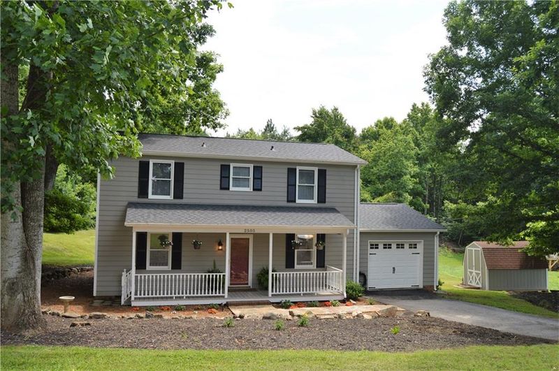 2505 Point St, Claremont, NC 28610