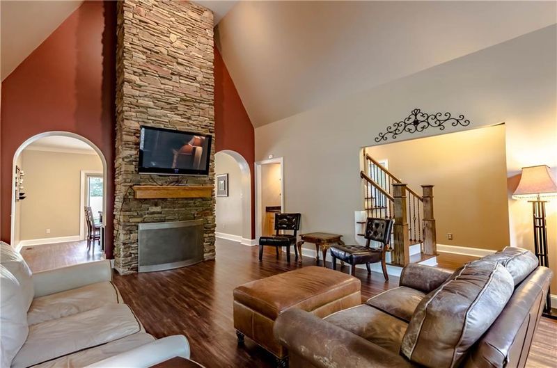 1615 5th Street Dr NW, Hickory, NC 28601