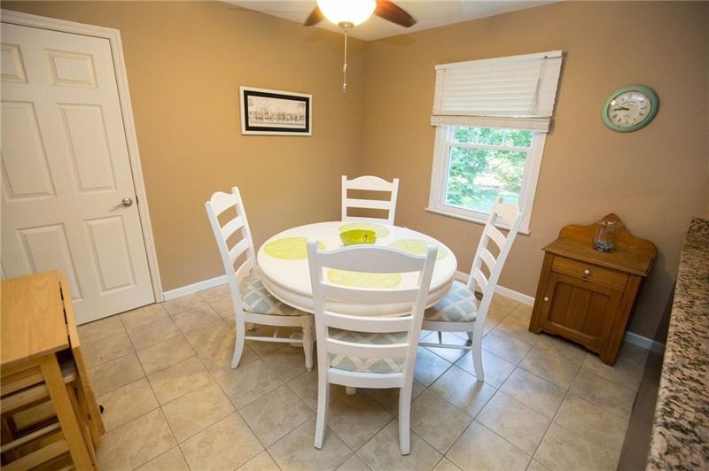 2411 2nd Ave NW, Hickory, NC 28601