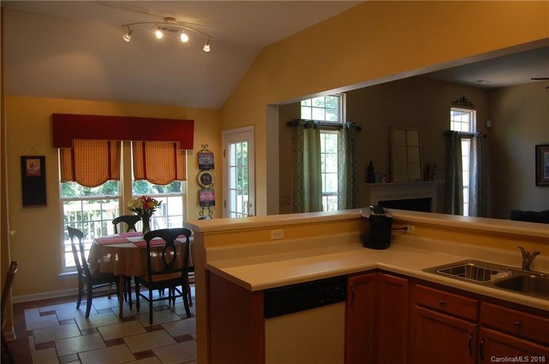 2465 Acadia Ct, Kannapolis, NC 28083