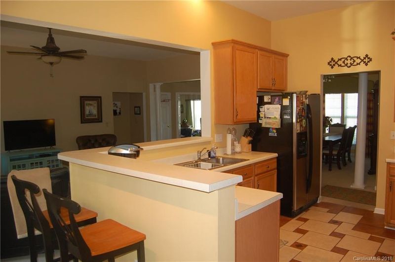2465 Acadia Ct, Kannapolis, NC 28083