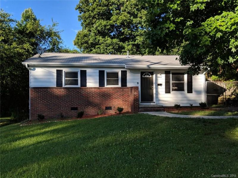 3942 Barlowe Rd, Charlotte, NC 28208