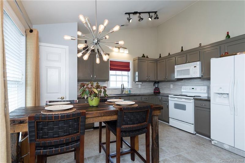 233 Arbor Ridge Ct, Mount Holly, NC 28120