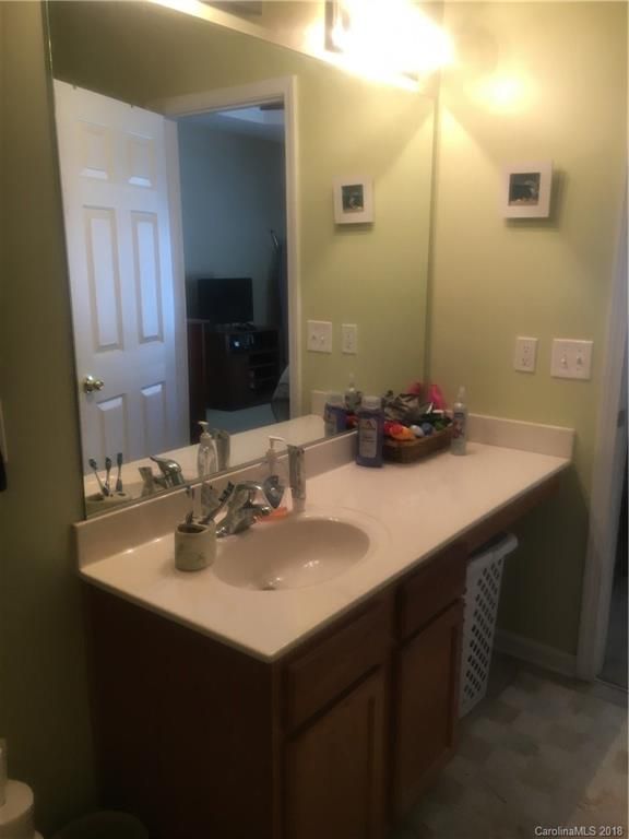 1806 Lookout Ln, Gastonia, NC 28056