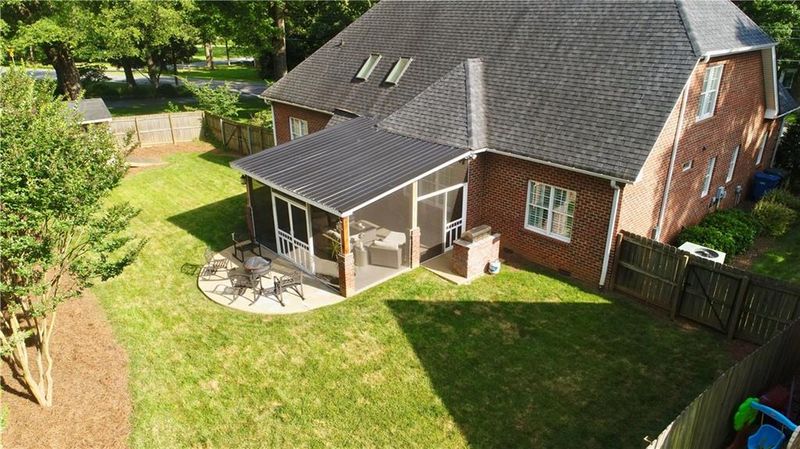 416 14th Ave NW, Hickory, NC 28601