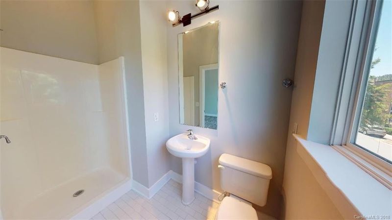 922 W Hill St, Charlotte, NC 28208