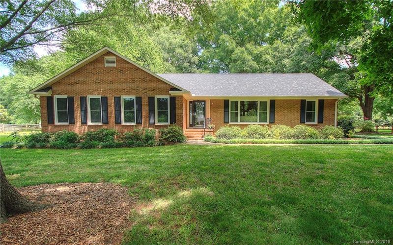 2512 Shelburne Pl, Mint Hill, NC 28227