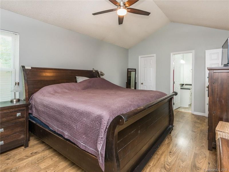 801 Foxborough Rd, Charlotte, NC 28213