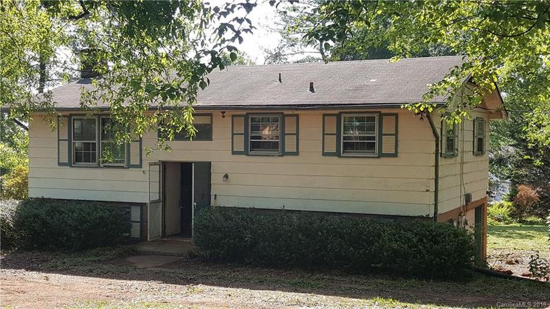 4576 Diamond St, Claremont, NC 28610