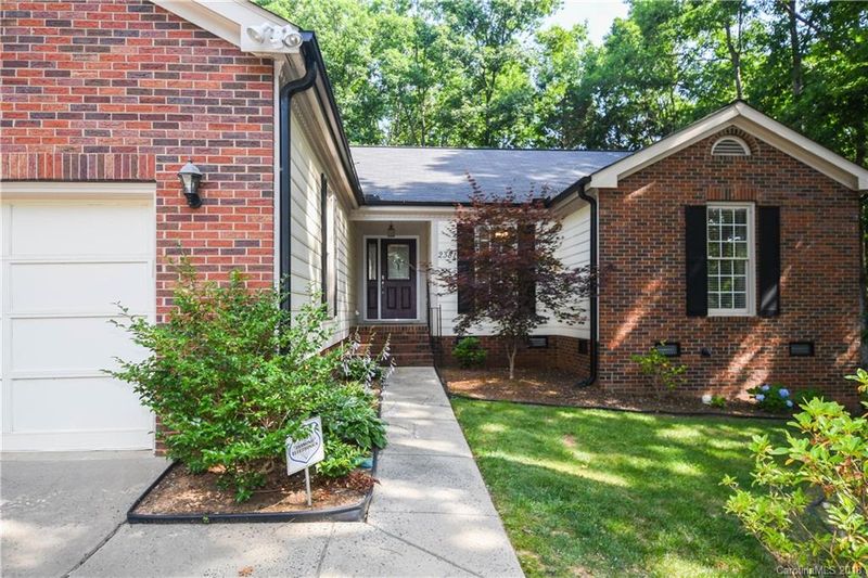 2381 Mill House Ln, Matthews, NC 28104