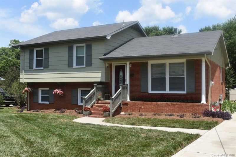 3018 Rosehill Dr, Charlotte, NC 28212