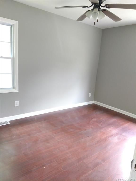 401 Seldon Dr, Charlotte, NC 28216