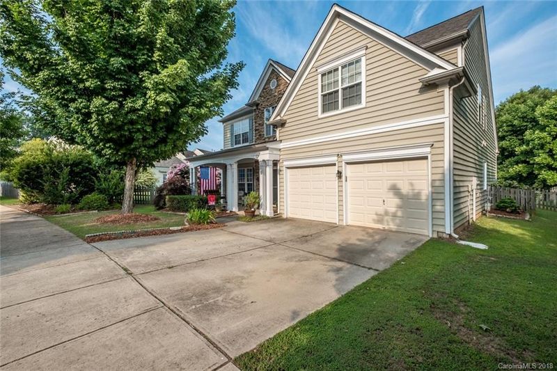 20734 Waters Edge Ct, Cornelius, NC 28031