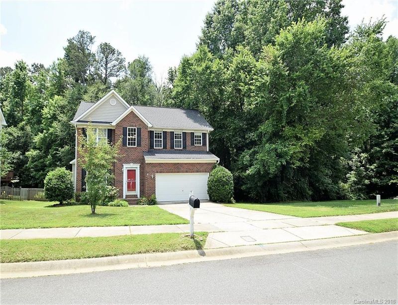 2208 Candlelight Woods Dr, Matthews, NC 28105