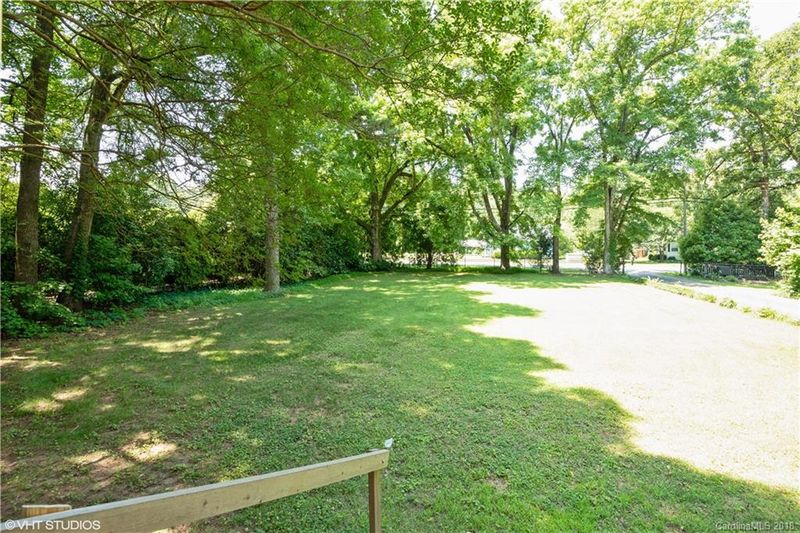 7716 Beatties Ford Rd, Charlotte, NC 28216