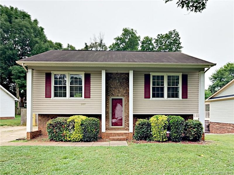 6107 Loch Arbor Ln, Mint Hill, NC 28227