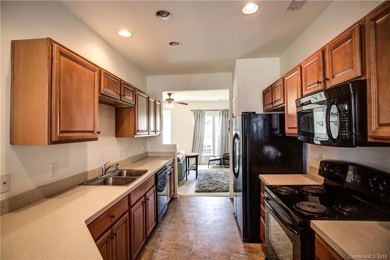 4630 Forestridge Commons Dr, Charlotte, NC 28269