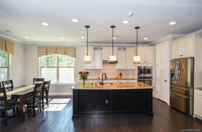 15540 Oleander Dr, Charlotte, NC 28278