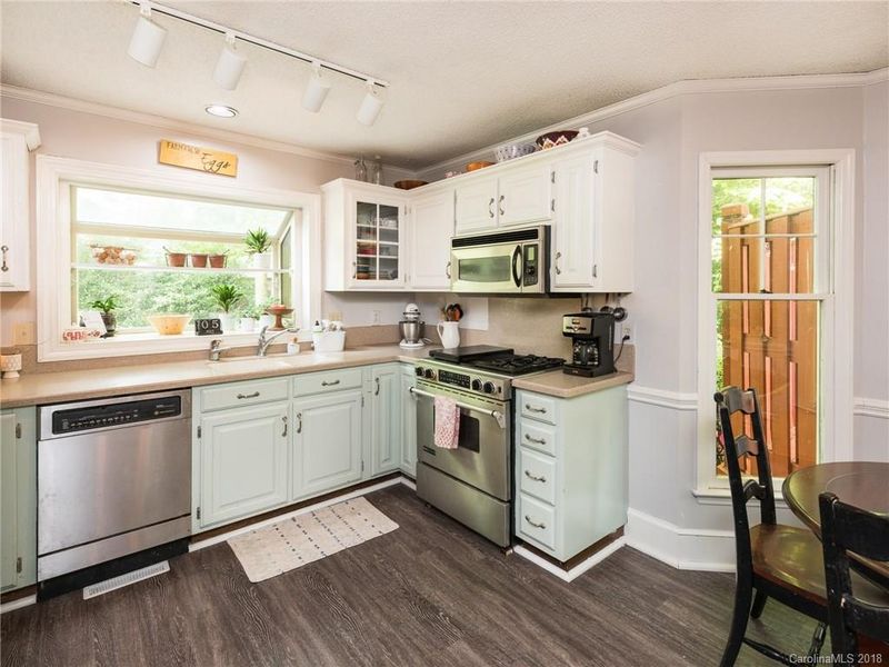 10908 Brandonwood Ln, Matthews, NC 28105