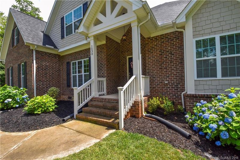 1530 Green Leaf Ln, Denver, NC 28037