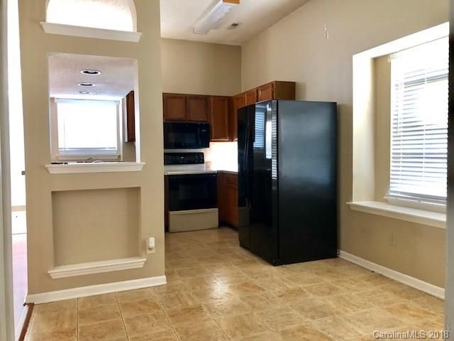 2800 Silkstream Ln, Charlotte, NC 28262