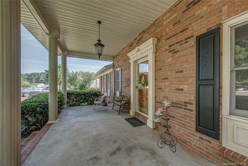 4425 Hickory Grove Rd, Mount Holly, NC 28120
