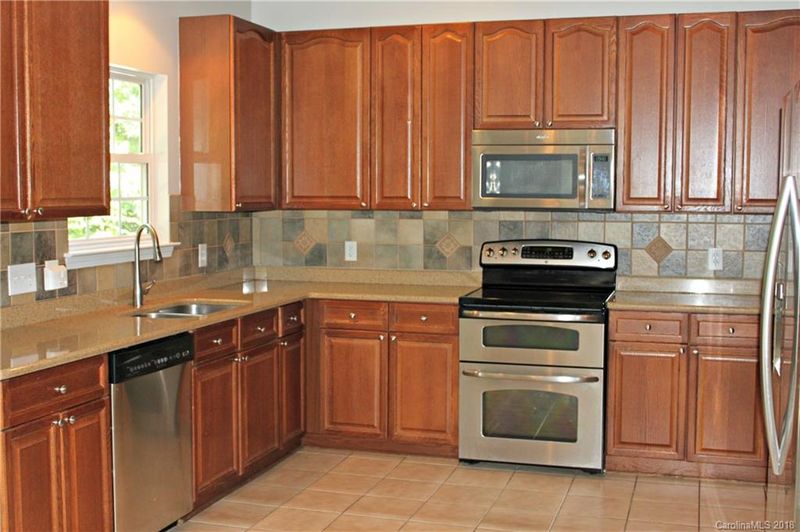 125 Steamboat Dr, Mount Holly, NC 28012