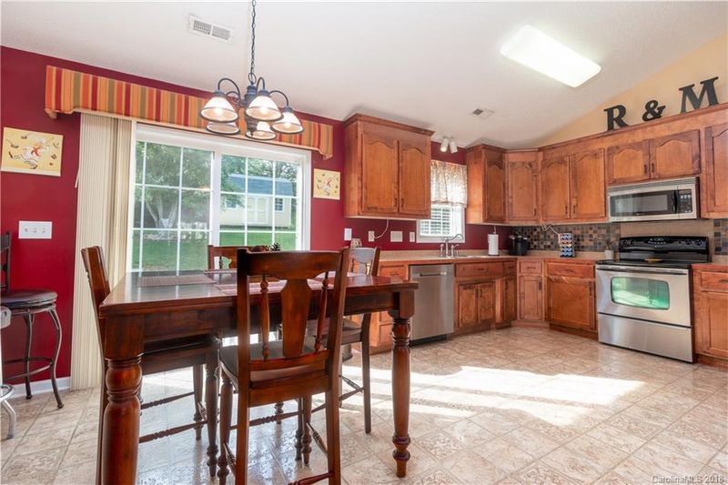 4381 Timberwood Dr, Gastonia, NC 28056